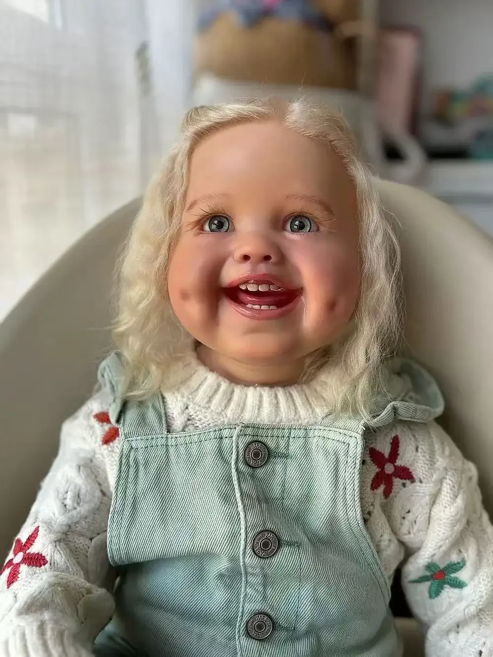 EGO Fornitura limitata personalizzata Fossetta per bebè rinato da 29 pollici con capelli bianchi radicati a mano Bambola già finita con abito diverso