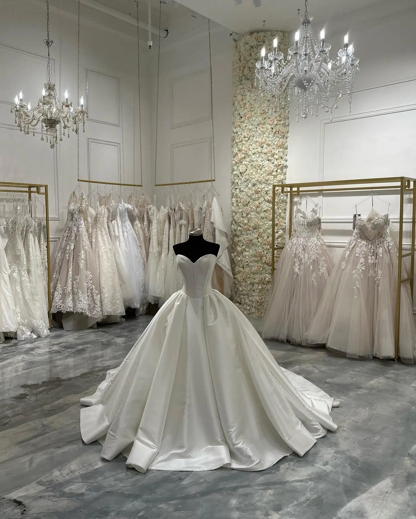 Luxury Wedding Dress Women Satin Ball Gown Bridal Dress Princess Style Sweetheart Custom MadeVestido De Novia