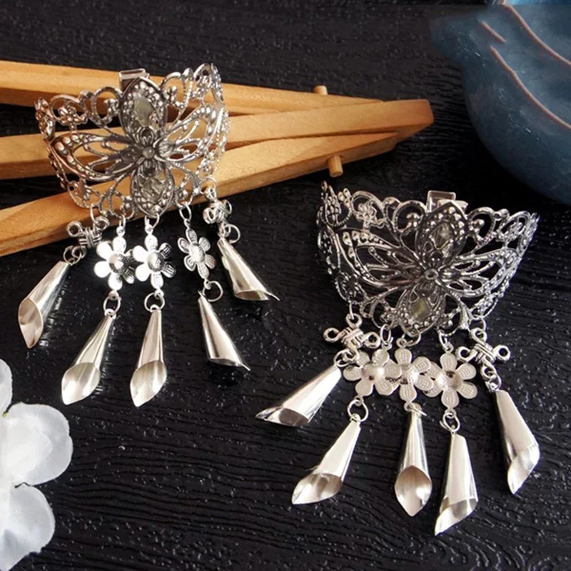 Retro Hollow Alloy Hair Clips for Women Hairpins Headwear Crystal Tassel Pendant Hair Pins Claw Accessories Tool