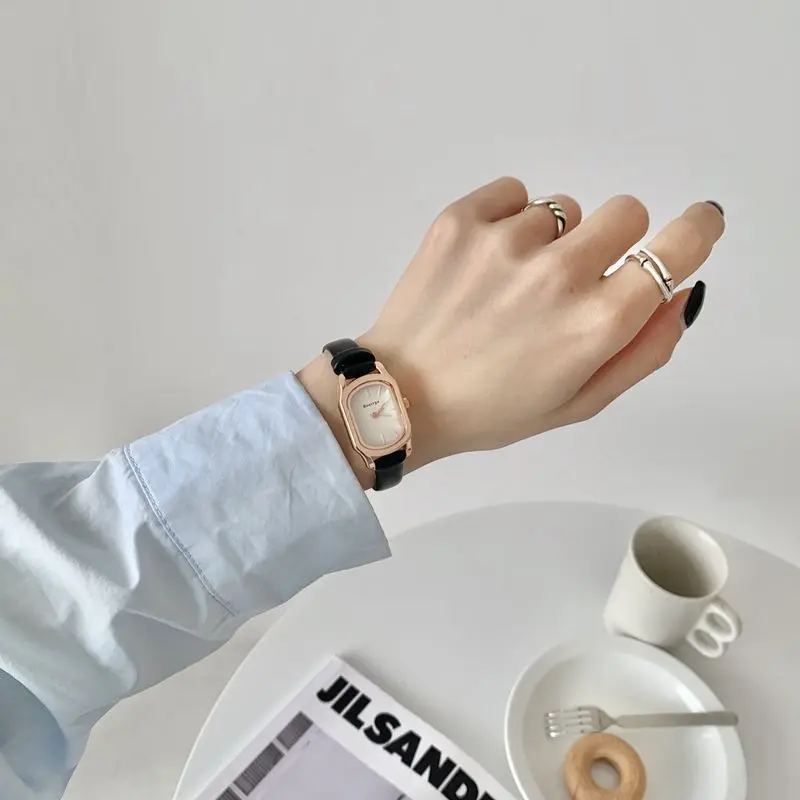 Fashion popular compact girl's watch Cute leather quartz fashion watch gift