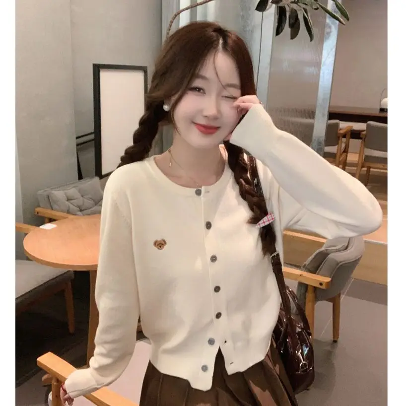 

Высококачественный вязаный свитер, кардиган, женский ранняя осень, новинка 2024, модный женский трикотаж без шариков от Dongguan Daliang