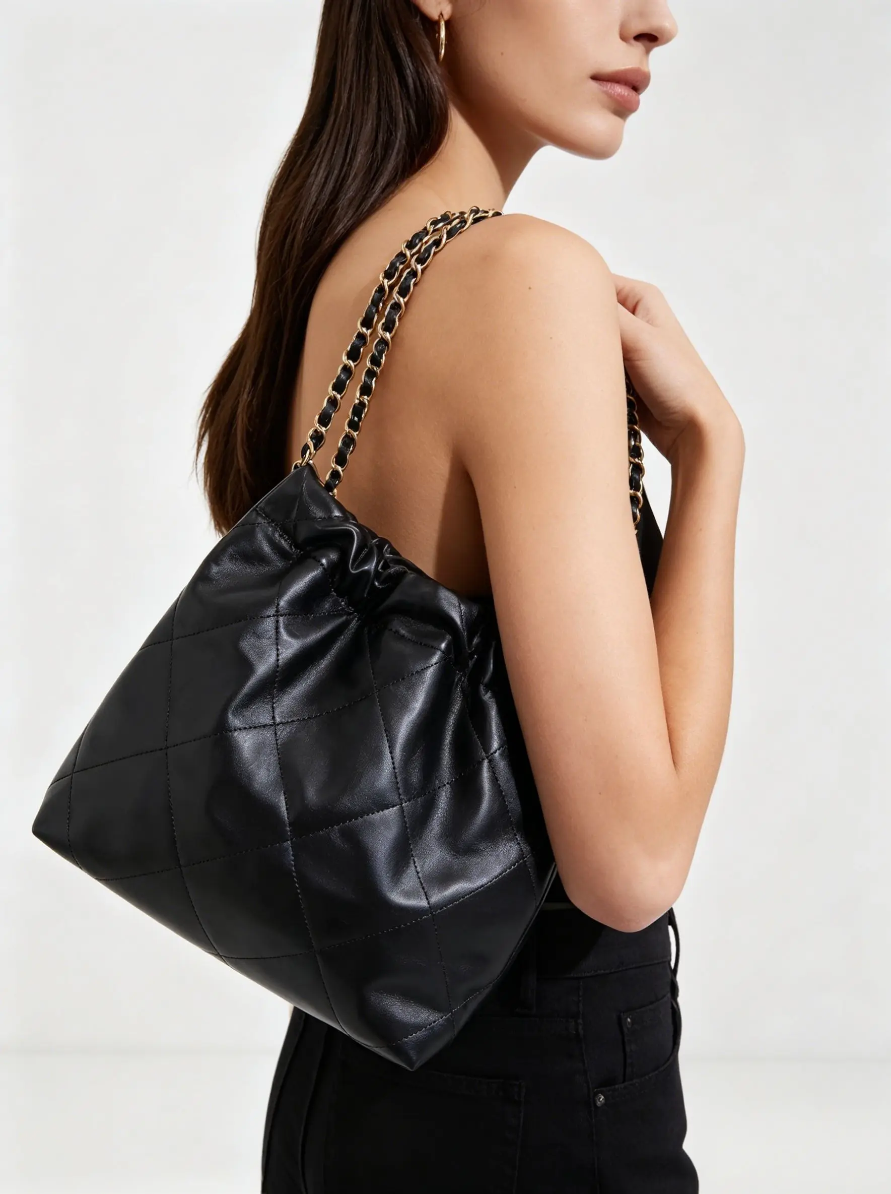 

Black Quilted Leather Tote Bag Women Fashion Gold Chain Shoulder Bag with Letter Decoration