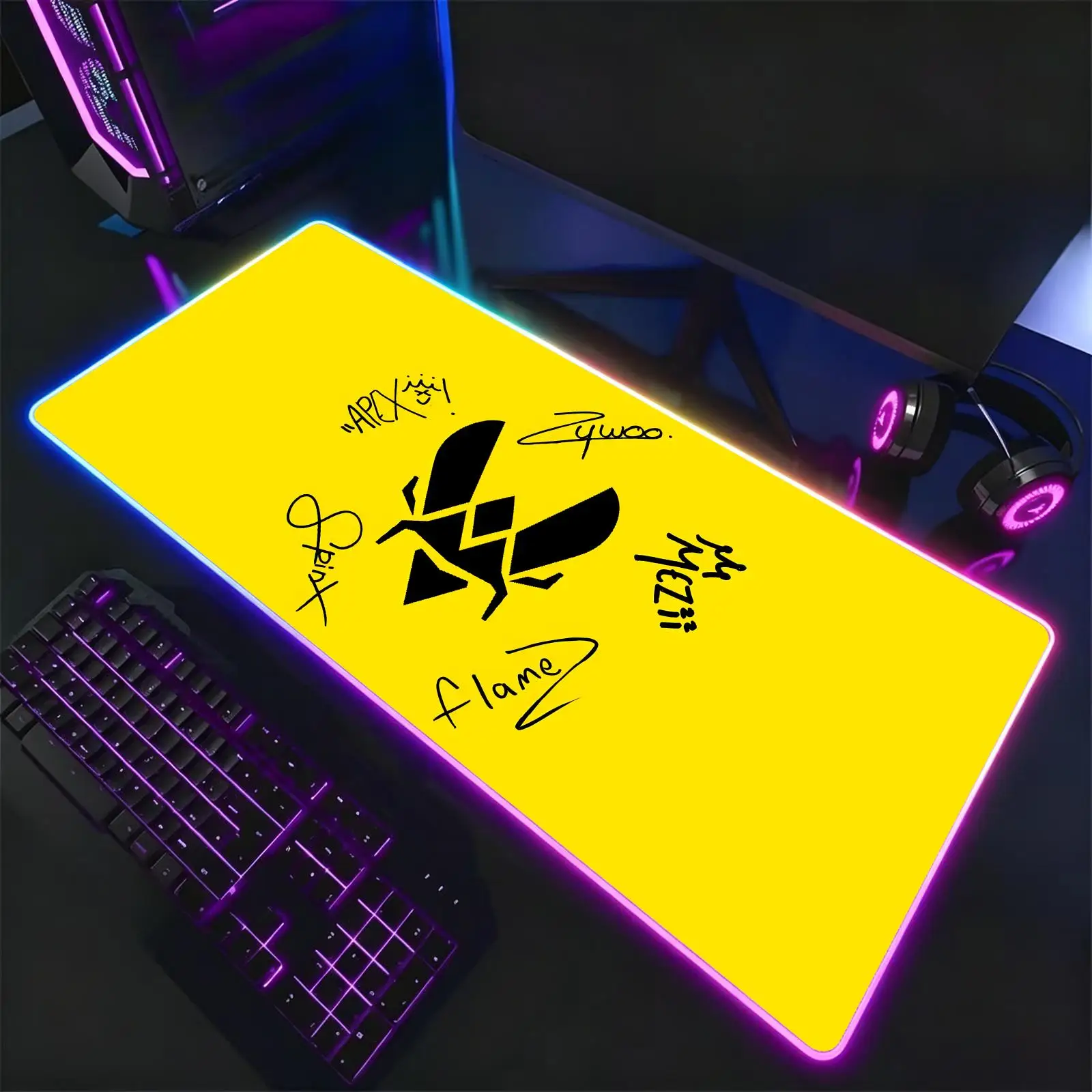 CSGO bee Esports Signature Art RGB Color Changing Gaming Mouse Pad, Stitched Edges, XXL Non-Slip Large Keyboard Desk Mat