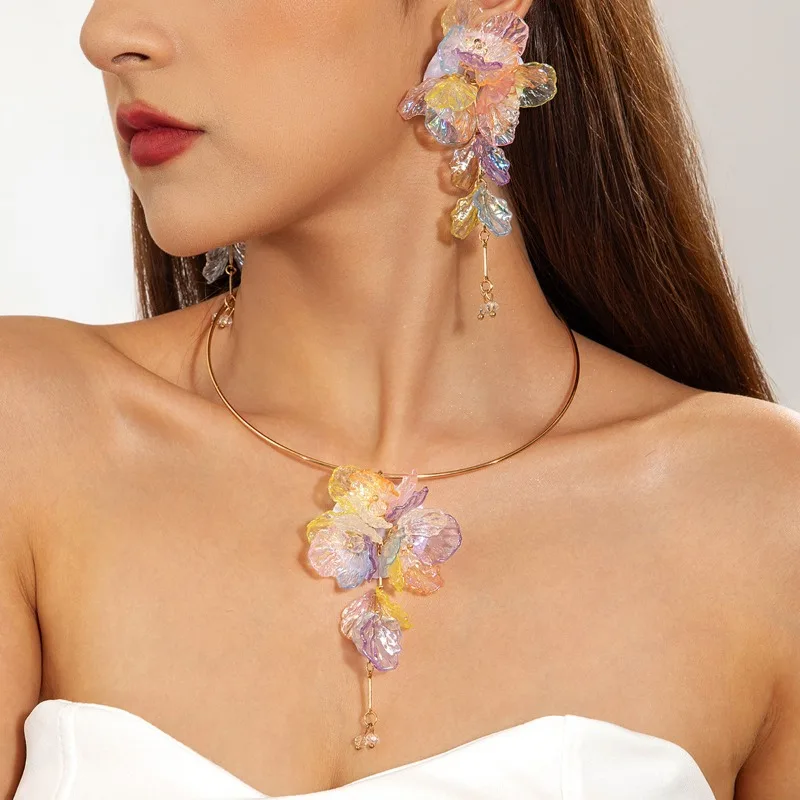 New Luxury European American Earring Fashion Iridescent Flower Necklace Sweet Minimalist Metal Jewelry Set Women Birthday Gifts