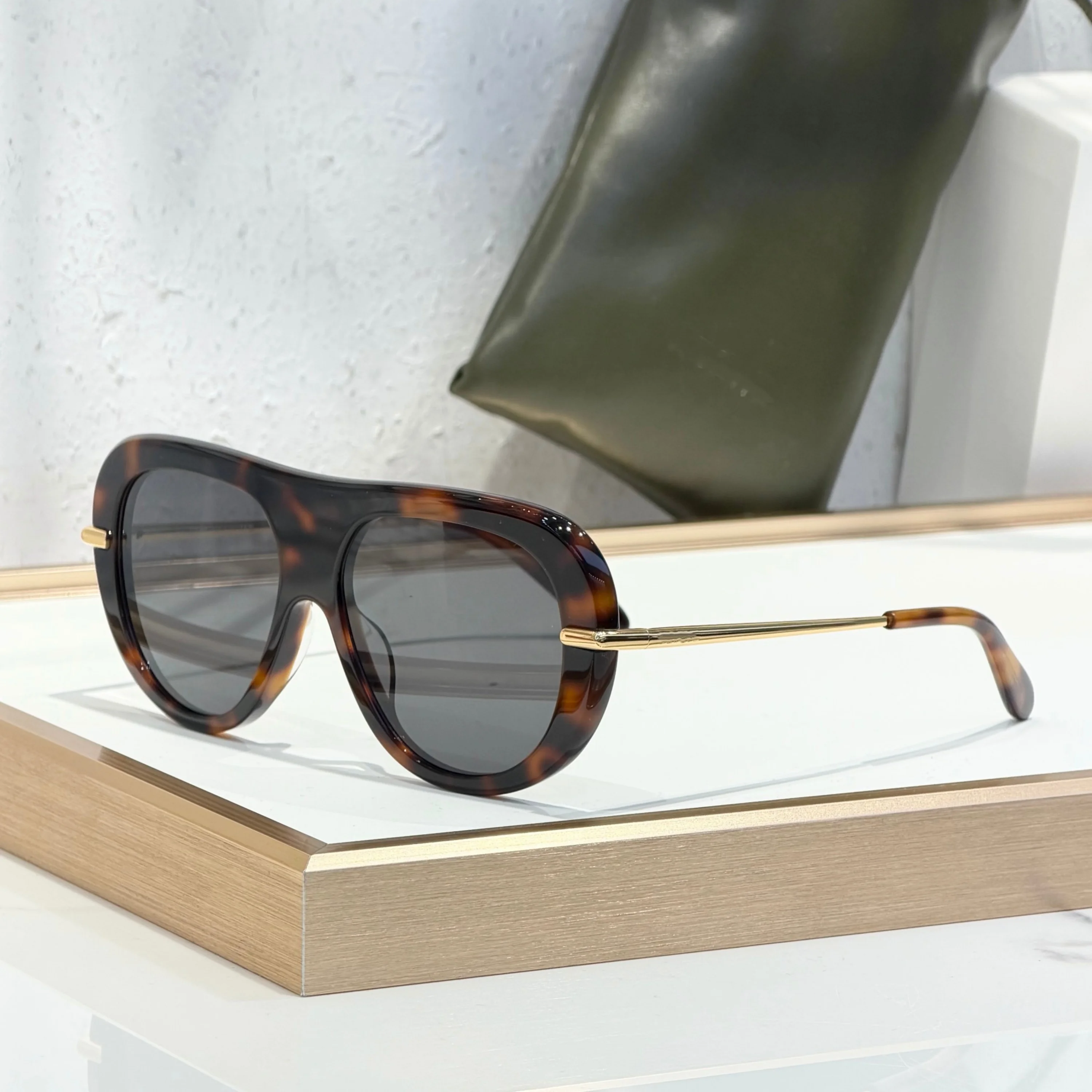 lunettes-de-soleil-unisexes-tendance-lw40186i-style-aviateur-decontractees-pour-les-vacances-a-la-plage-protection-solaire-en-materiau-de-qualite-pour-tous-les-types-de-visage