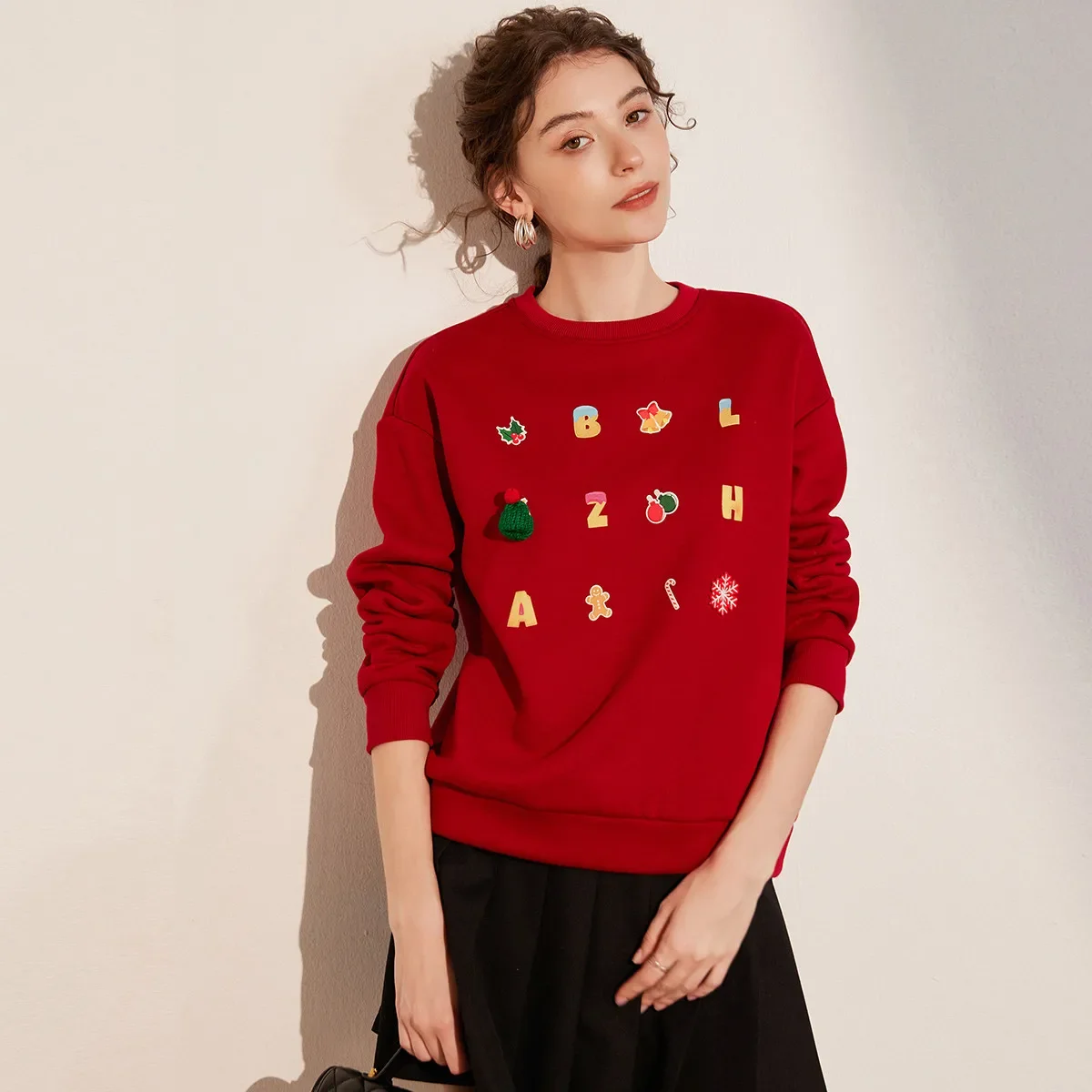 LOUIS YAO 2025 Christmas Themed Printed Hoodie for Autumn Winter Casual Round Neck Loose Shoulder Sleeves Women's Hoodie