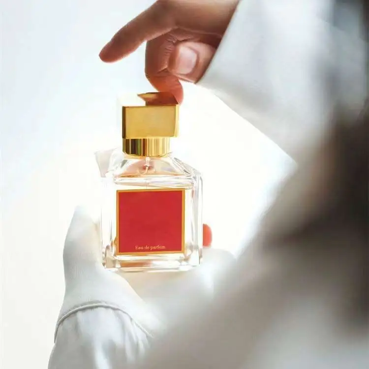 MF'K540 عطر محايد مع ملاحظات زهور خشبية، بينما يحيط برودة الأرز بالحلاوة #3