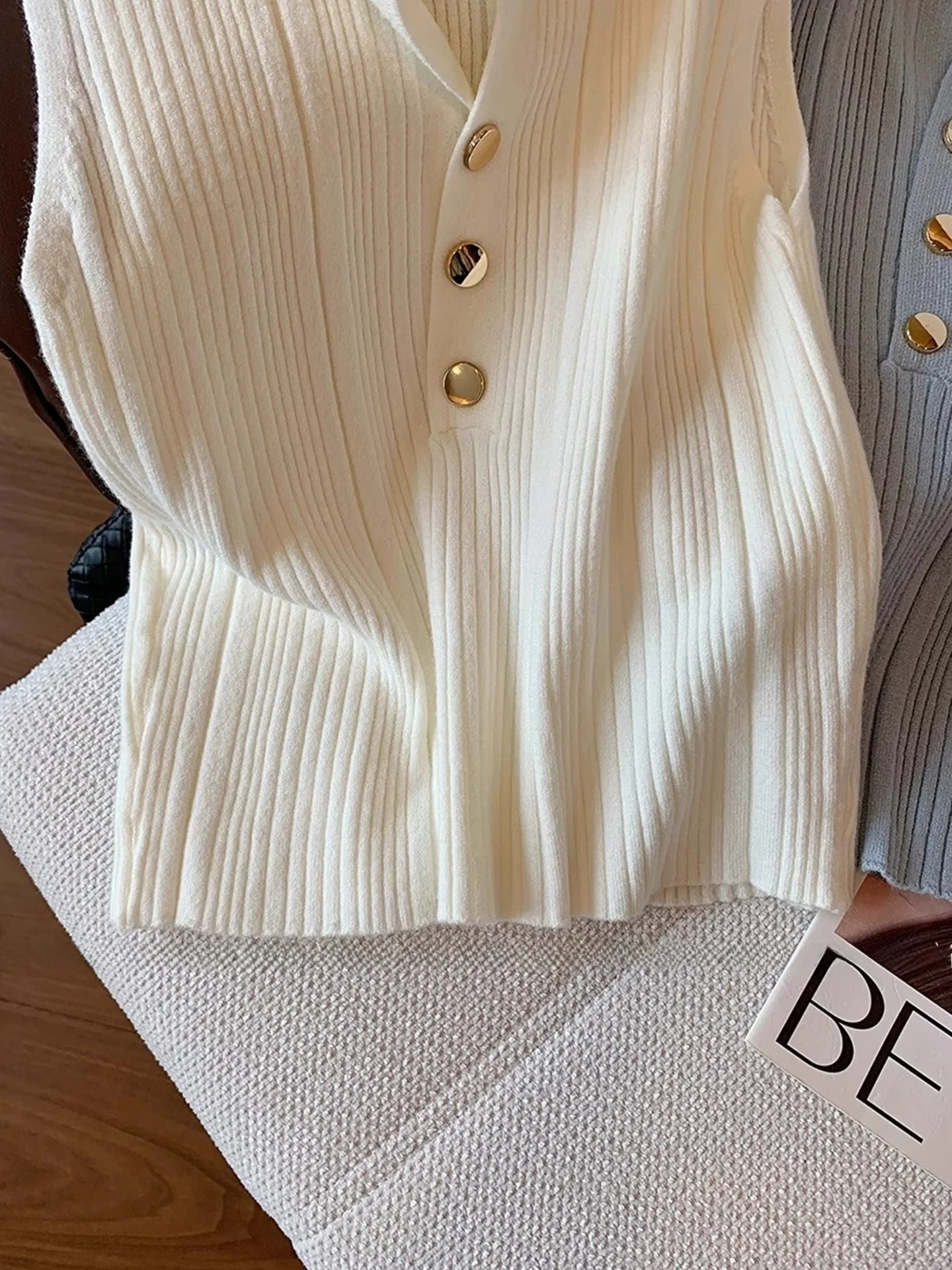 Chaleco de punto suave y cómodo para mujer, Top de Svel, Color puro, versátil, detalle de botones, para ir al trabajo, diseño de verano