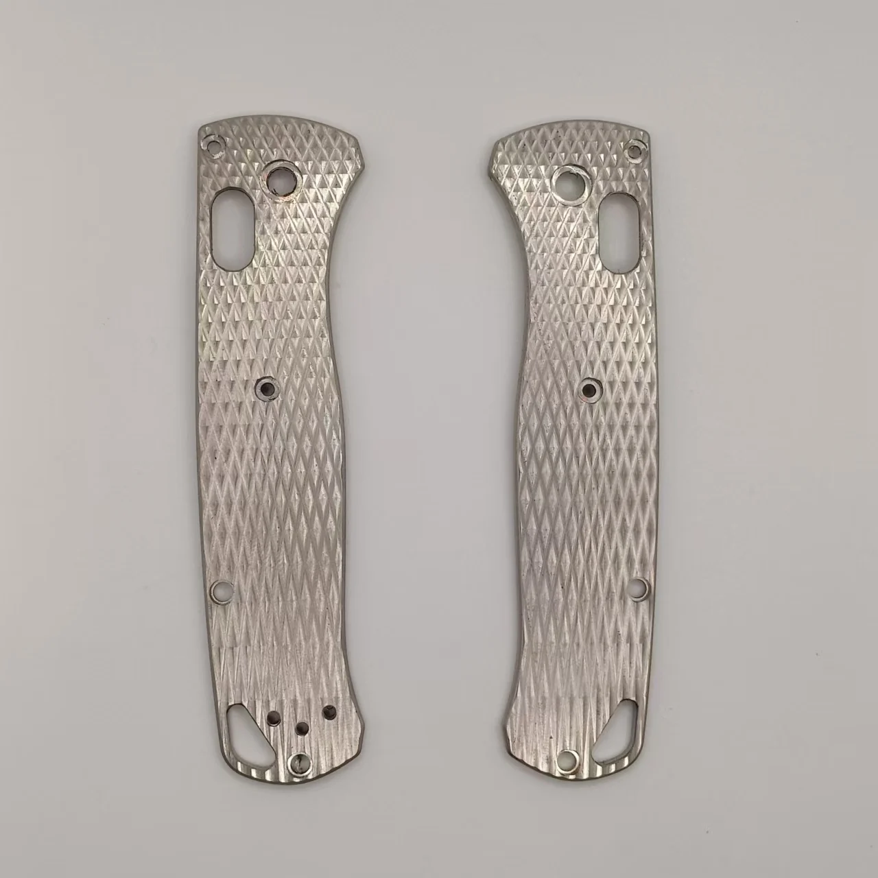 New 1 Pair Custom Made Titanium Alloy Handle Scales for Benchmade Bugout 535 Knives