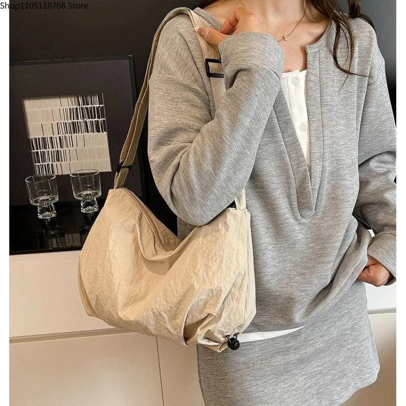 

Nylon Solid Zipper Large Capacity Crossbody Bags Simple Casual Tote Bags Casual Versatile Daily Women's Handbags