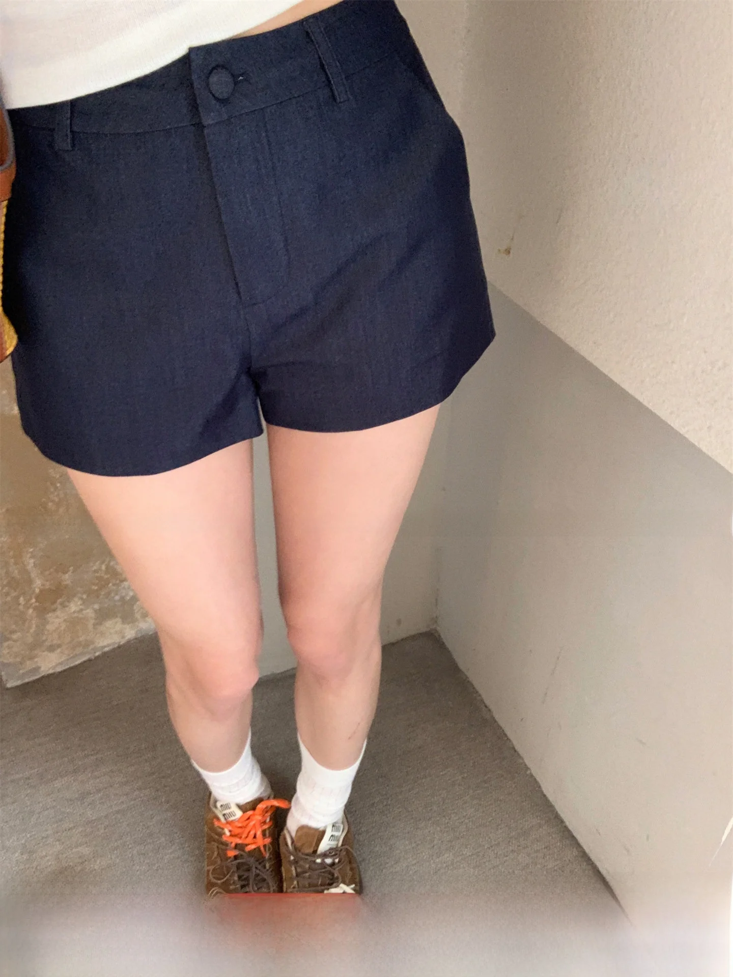 

Ультрамодные легкие джинсовые шорты: универсальные повседневные летние брюки с высокой талией, широкими штанинами, на молнии, свободного кроя