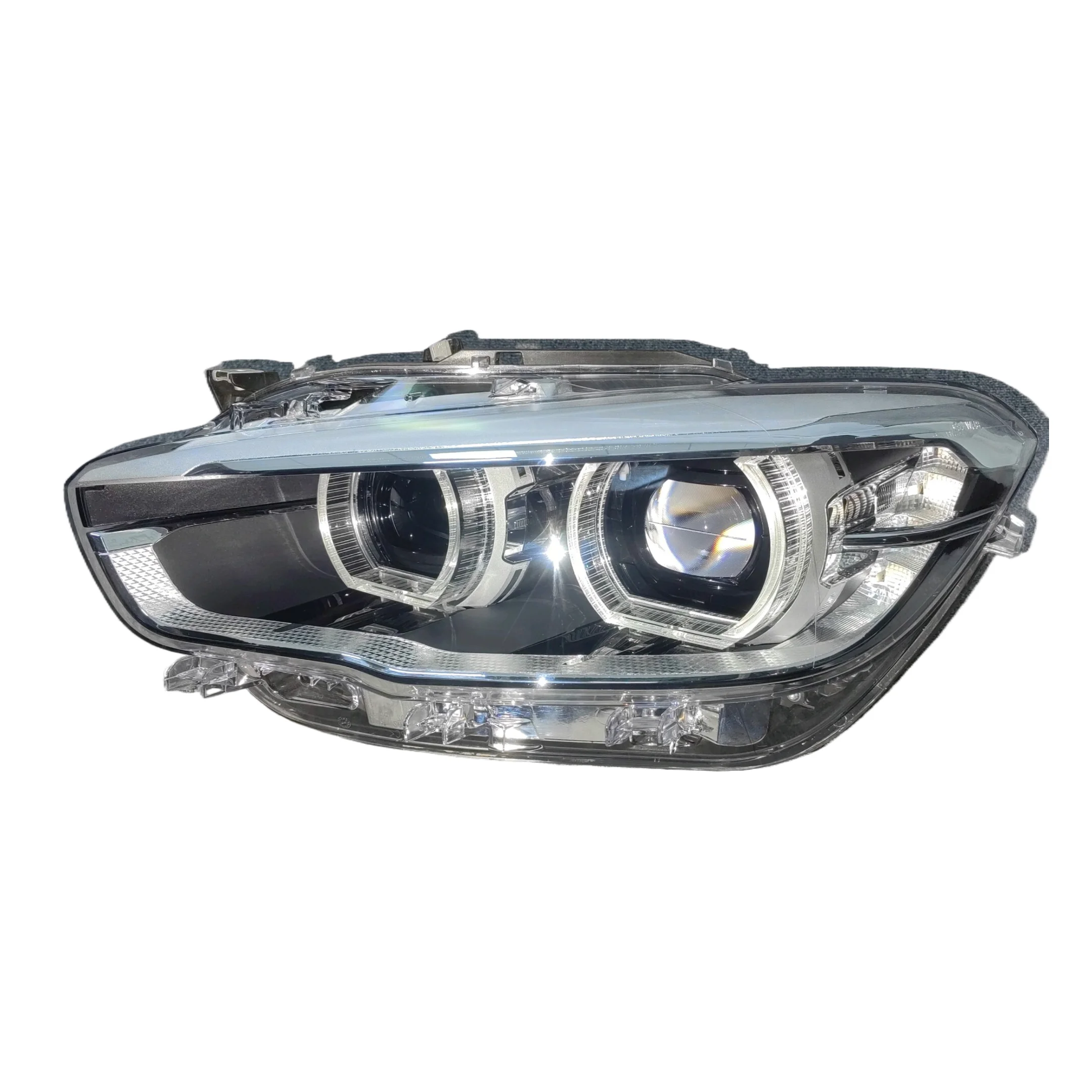 مناسبة للمصابيح الأمامية LED F20 من السلسلة الأولى لسيارات BMW، والموديلات الأكثر مبيعًا
