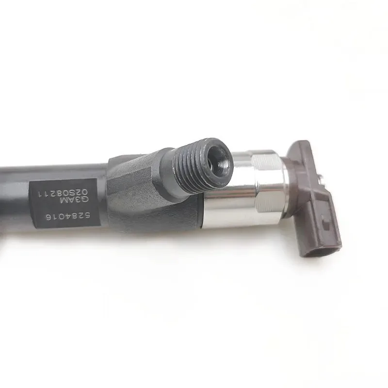 5284016 Injector for ISBE engines 5561480