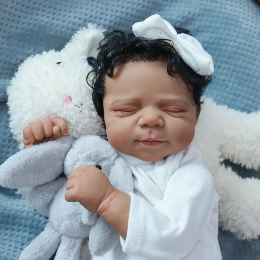 Bonecas reborn pretas, boneca realista de 18 espaços, olhos fechados, bonecas recém-nascidas realistas, corpo de pano macio para meninas