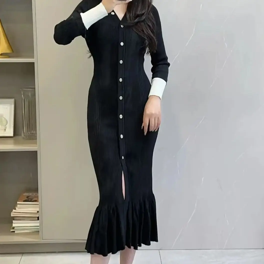 

Spring And Autumn New High-Quality Fashionable Temperament Elegant Button Women's Knitted V-Neck Slim Fit Long Sleeved Dress