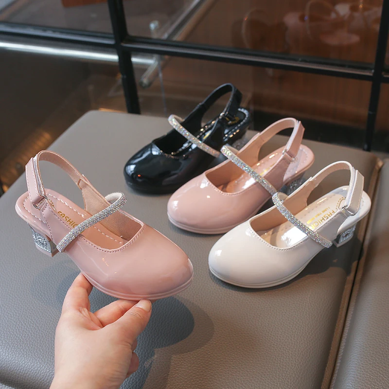 Little Girls Sparkly Sequins Strap Leather Shoes 2026 New Summer Kids High Heels Sandals Non-slip Simple Trendy Party Wedding