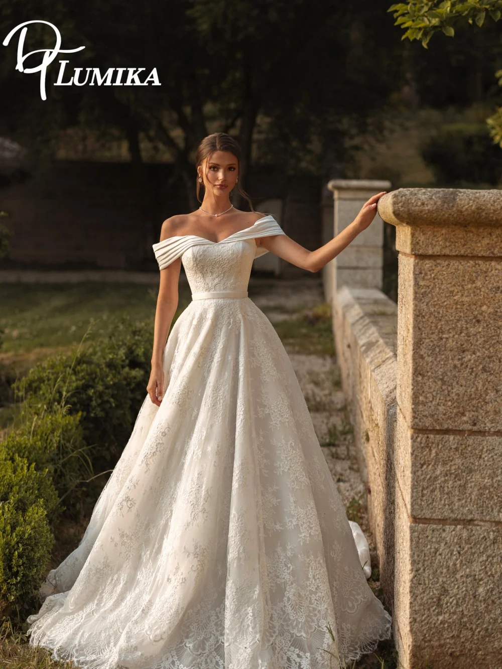 

Charming Off-Shoulder Pleated Wedding Dress 2026 Romantic Floral Bridal Gown Fashion A-Line Floor-Length Bridal Dress Robe De Ma