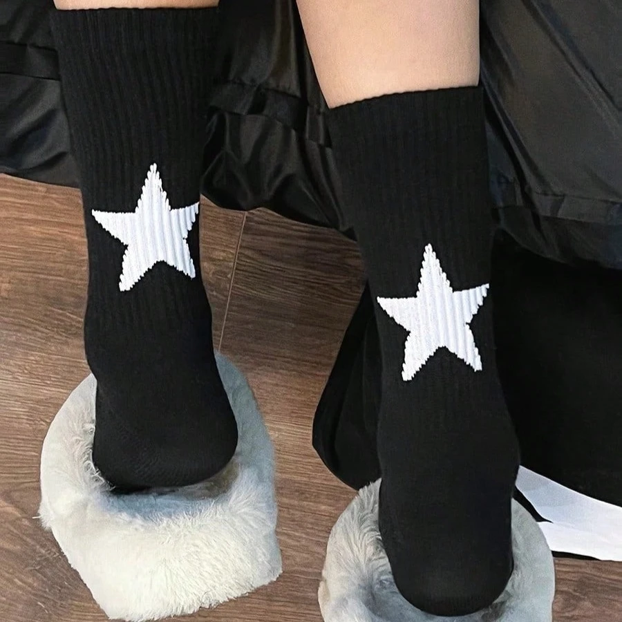 5/10 أزواج من الجوارب غير الرسمية باللونين الأبيض والأسود على طراز الشارع للجنسين، بسيطة وعصرية، قابلة للتنفس #4