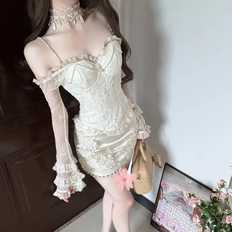 

Onalippa 2025 облегающий топ во французском стиле ретро с кружевной сеткой и рюшами по краям, сладкий пряный топ для девочек на одно плечо, чистое желание темперамента