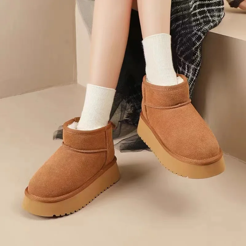 Snow Boots Women's Winter Short Tube Boots Piled Thickened Cotton Shoes Thick Sole Large Bread Shoes Platform Skeepskin Boot