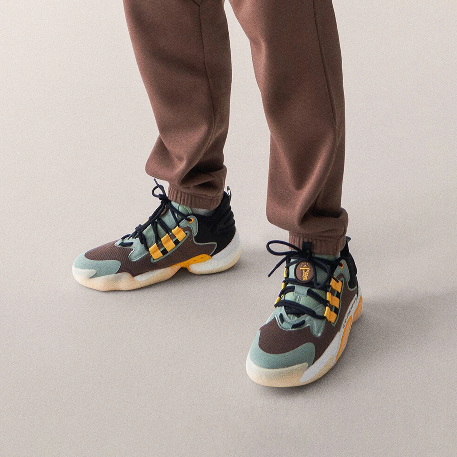 

Оригинальные тренировочные баскетбольные кроссовки унисекс Adidas BYW SELECT IG1910