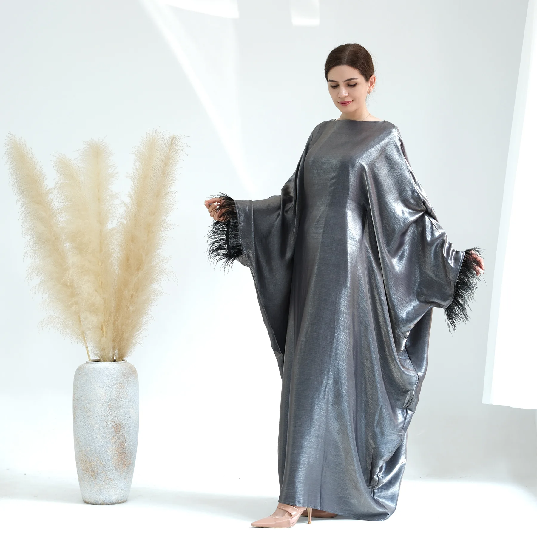 Fashion Shiny Oversized Abaya Djellaba Muslim Dress Dubai Full Length Feather Tassels Abaya Dubai Muslim Islam Kaftan Robes