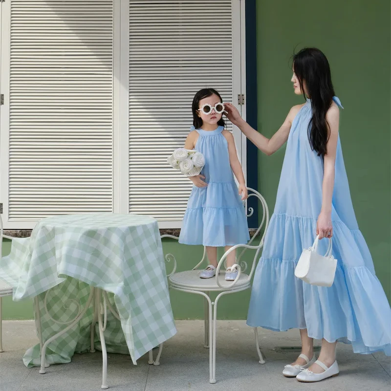 

2024 Family Matching Outfits Mother Kids Chiffon Maxi Mom and Daughter Dress Clothes Beach Look Mommy and Me Blue Girls Clothes