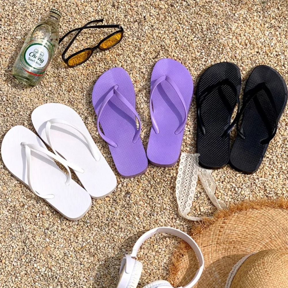 2025 new flip flops for women! Anti slip flat bottomed sandals, suitable for wearing beach shoes outside in summer
