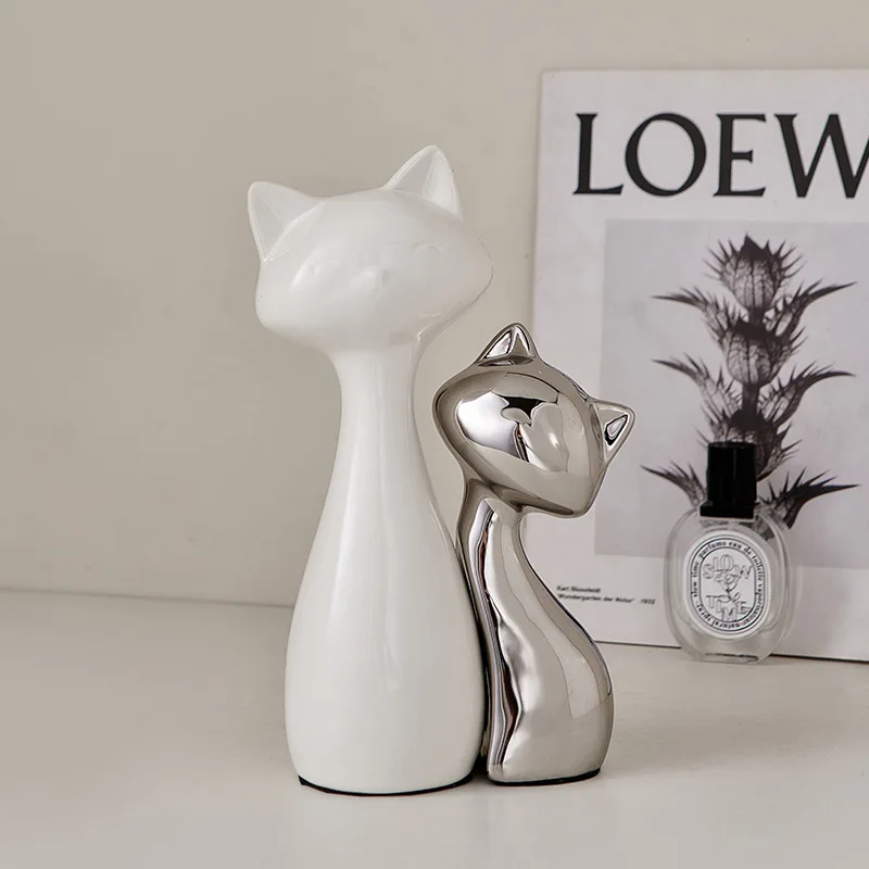 

Cat ornaments accessible home tv cabinet glass wine cabinet soft decorations living room entrance couple valentine's day gift