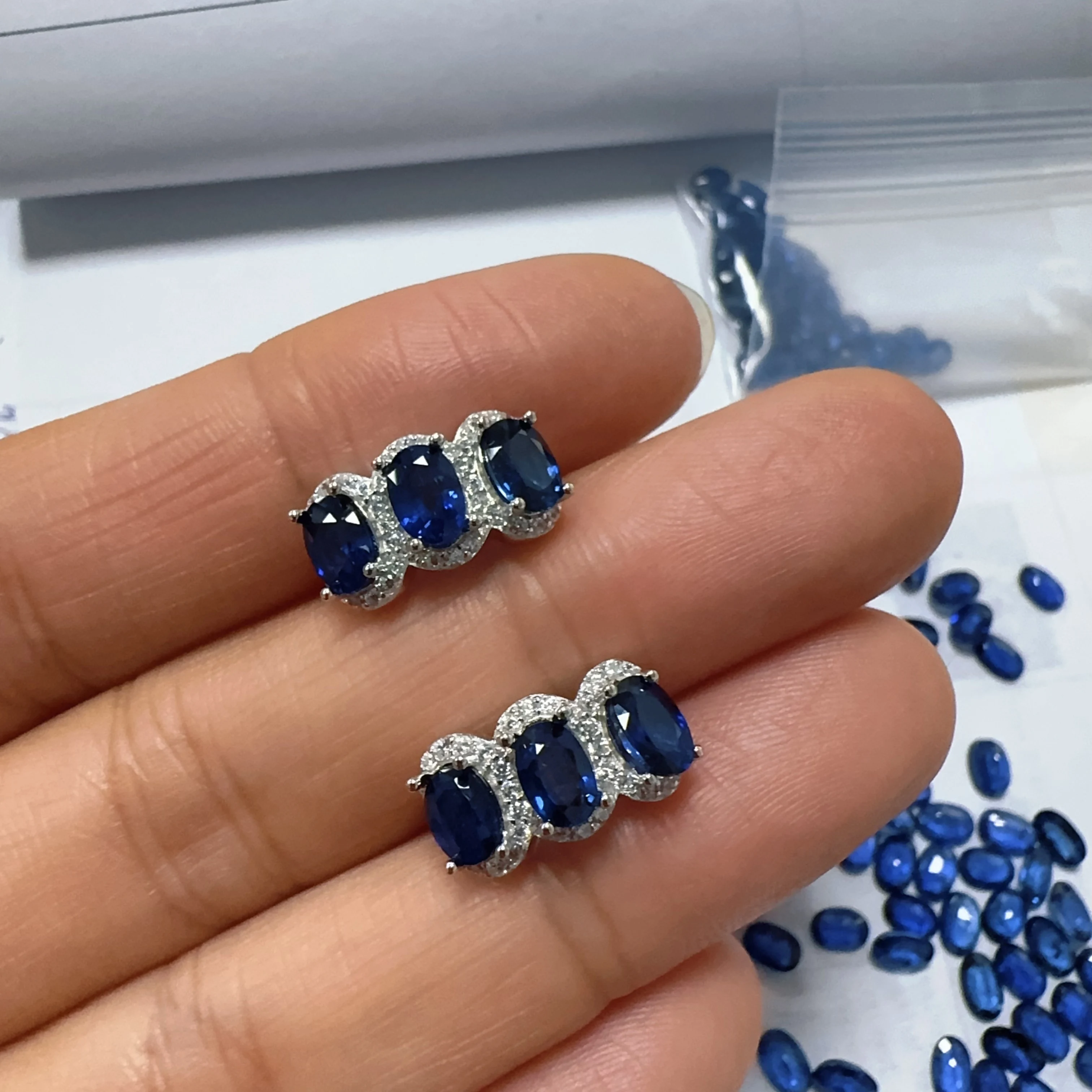 

Noble 925 Sterling Silver Women's Earrings Natural oval 4*6mm blue sapphire Light Luxury Fine Jewelry for valentines party gifts