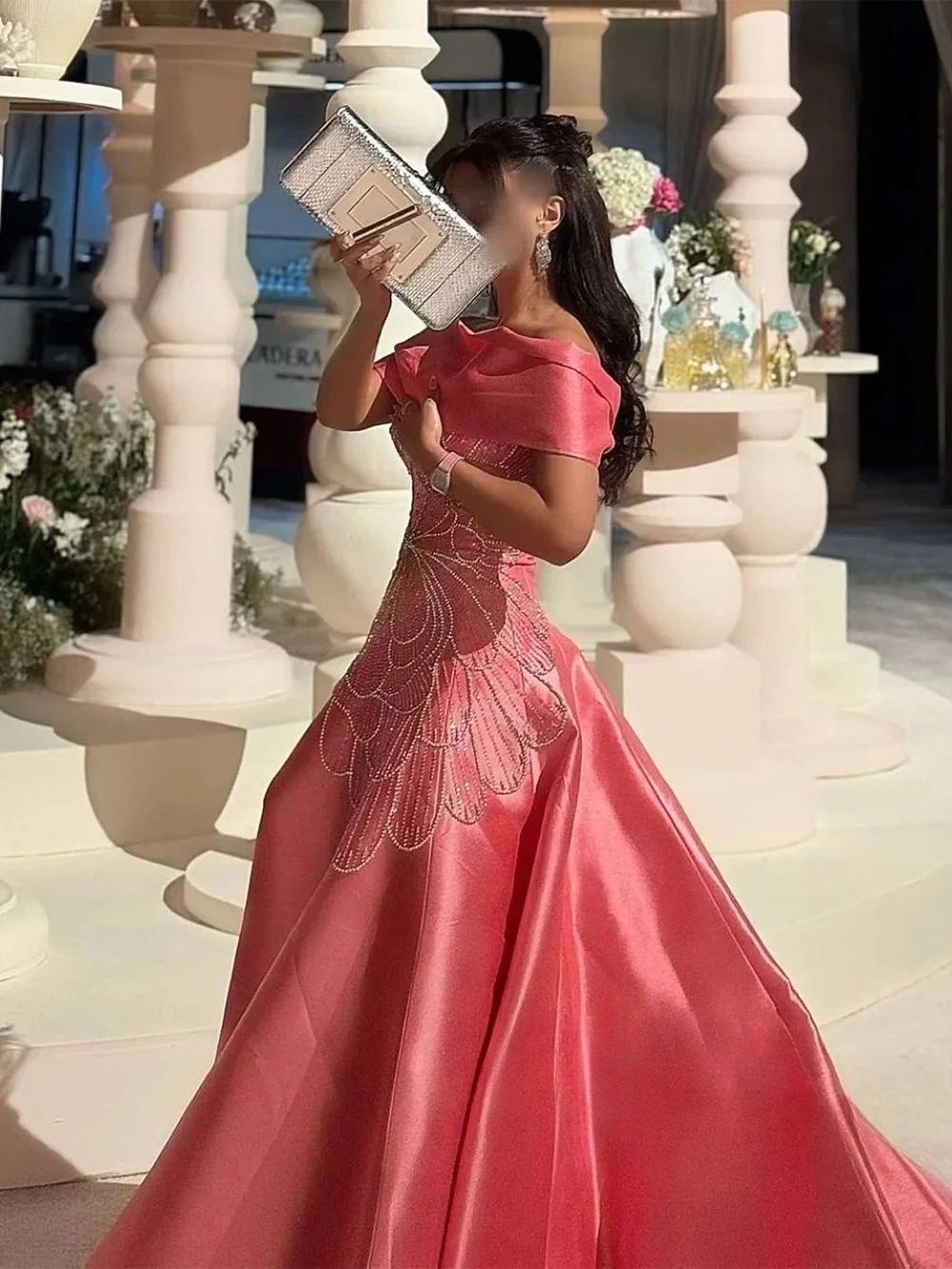 

Вечерние платья с открытыми плечами и вырезом лодочкой, расшитое бисером, атласное платье для выпускного вечера, изысканное вечернее платье высокого качества для женщин на заказ