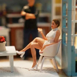 Miniatures 1/18 1/24 1/64 1/43 1/87 Sexy Sitting Female Smoking Figure Stereoscopic Model Unpainted Scene Decoration Car Toys