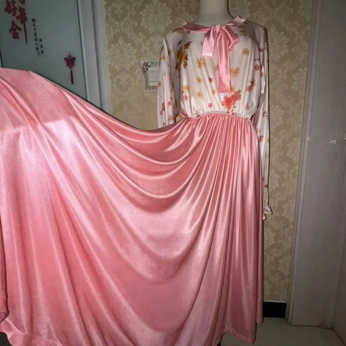 

Glossy Floral Print Women Ruffles Satin Long Dress Maxi Dress One-piece Elegant Dresses Sleeping Wear