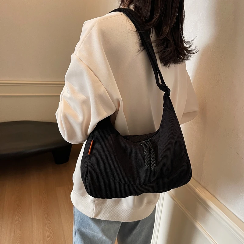 سروال قصير زلابية حقيبة خفيفة الوزن ذات سعة كبيرة حقيبة كروسبودي 2025 الخريف والشتاء حقيبة قماش قنب عادية حقيبة كتف 261LC