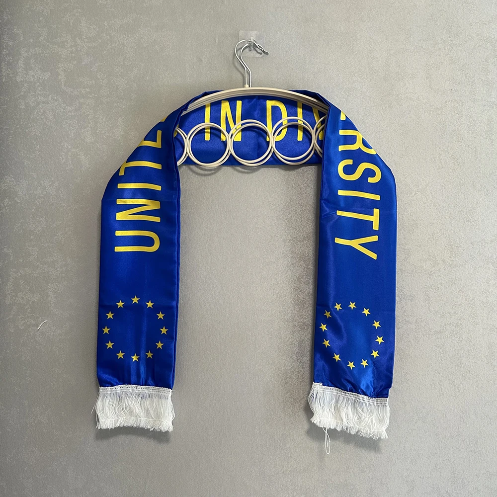 Image of Schal mit dem Motiv „United in Diversity“ und dem EU-Flaggenmuster mit 12 Sternen, 14x135cm, doppelseitig bedruckter Satin-Schal mit EU-Flagge für Eventdekoration