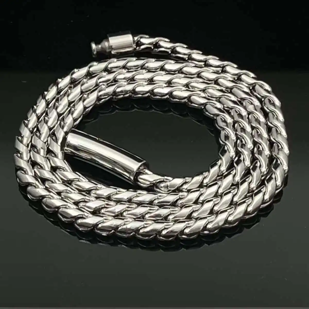 Herren Edelstahl Drachenknochen-Kette, Gedrehte Schuppen-Rundketten-Halskette mit Integriertem Schnappverschluss – Detail 1