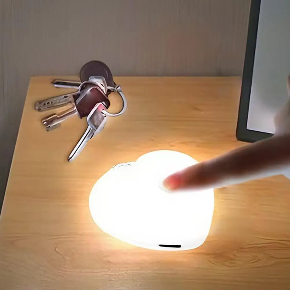 3-D Cute Heart Cat Claw Shape Touch Sensor Glowing LED Light Automatic Sensing Purse Keychain Creative Gift Night Light