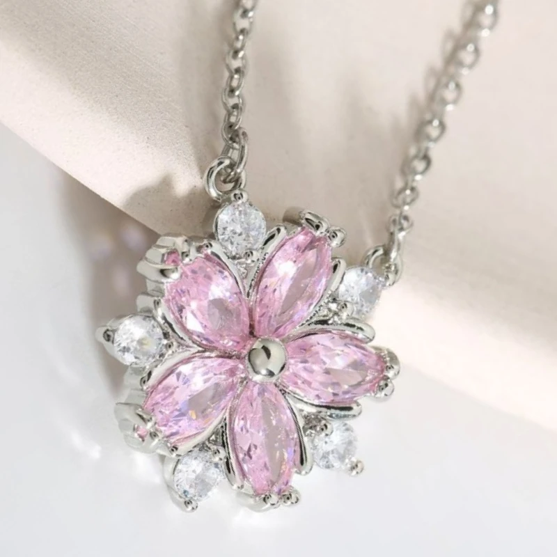 New Versatile Collarbone Chain Light Luxury Niche High-end Flower Necklace Women's Korean Version Micro Inlaid Zircon Pendant