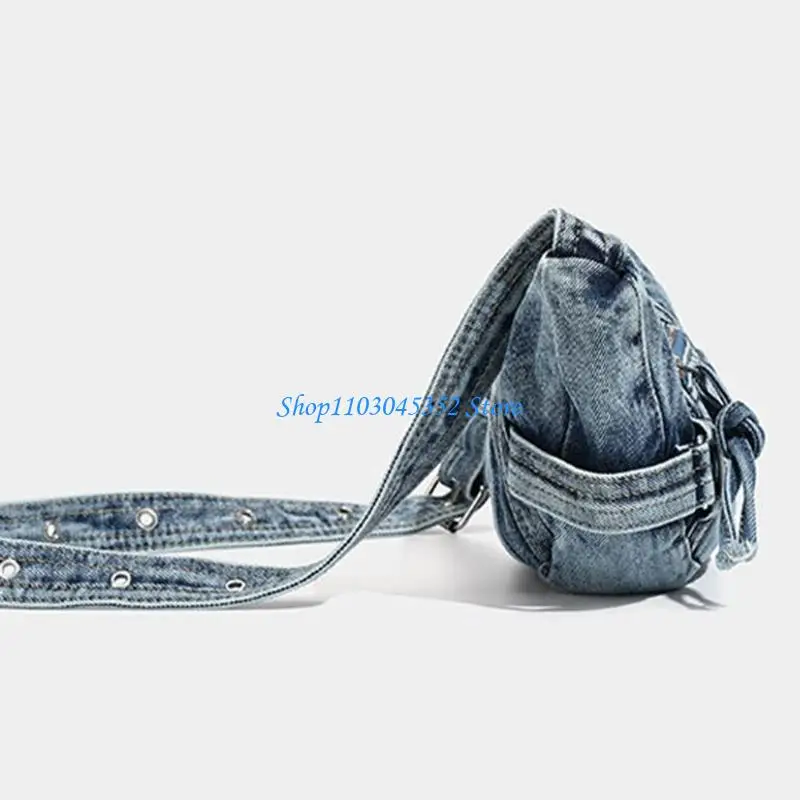 

Традиционная джинсовая ткань с эффектом потертости. Сумка на плечо в форме луны. Легкая легкая сумка с усиленными швами. Бережно