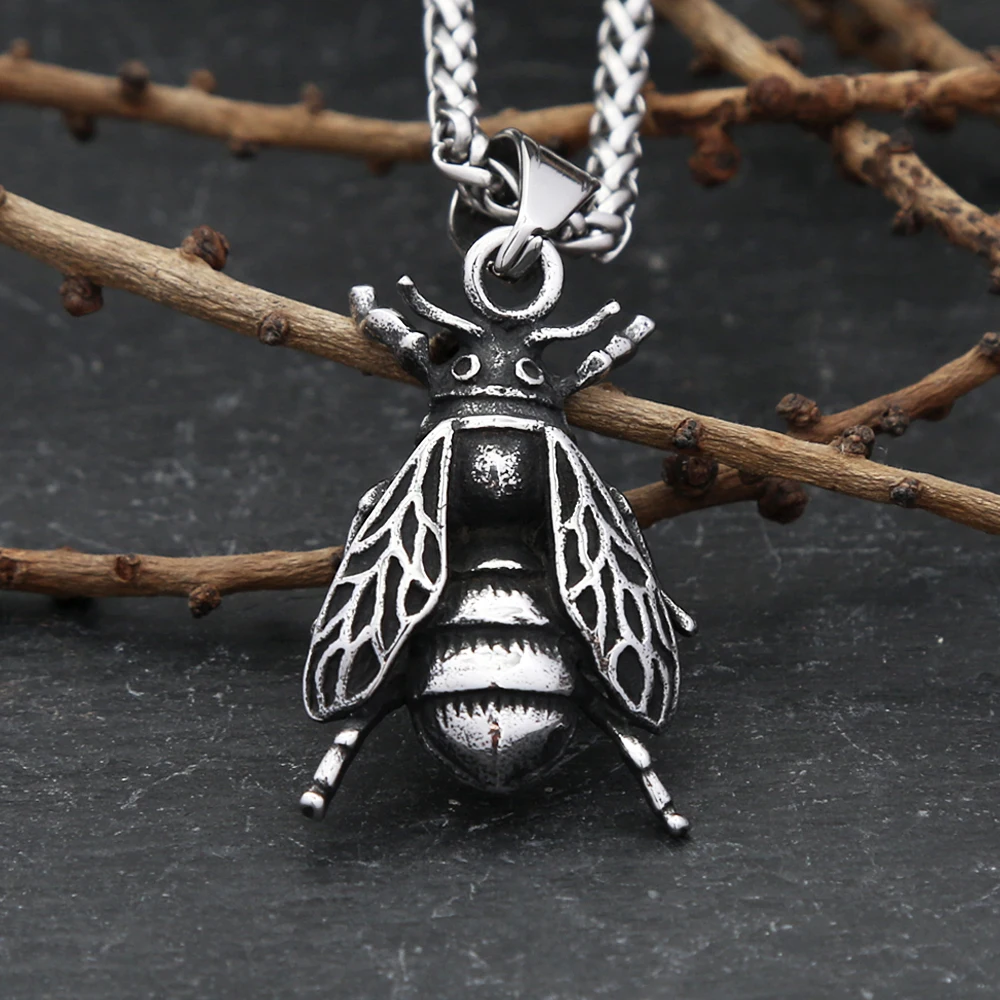 Gothic Vintage Bee Pendant Necklace 316L Stainless Steel Hip Hop Biker Creative Unique Animal Necklaces Men Women Party Jewelry