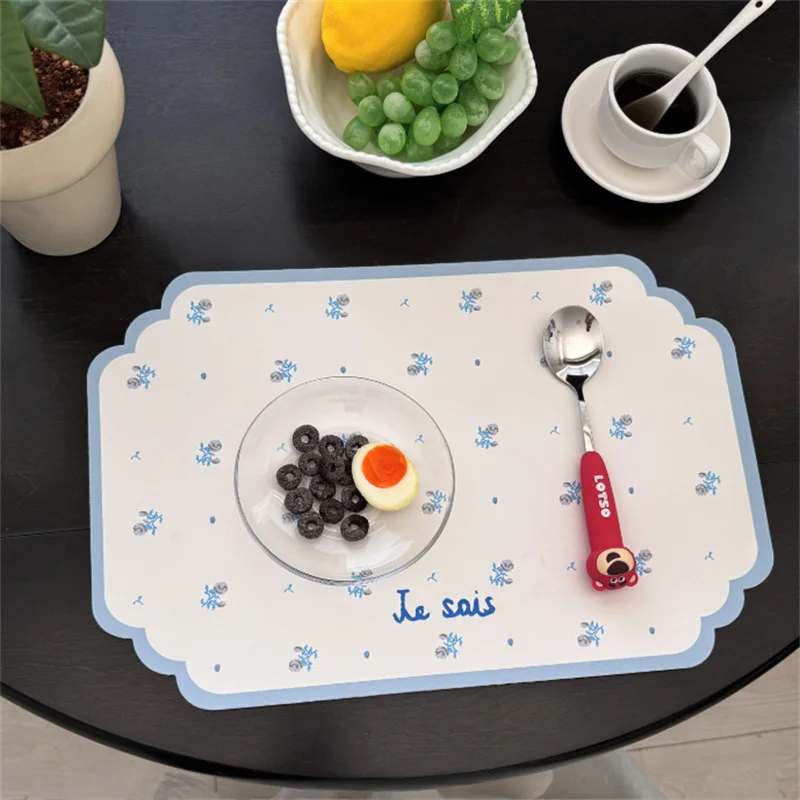 French Retro PU Dining Mat 30x45cm Waterproof Oil-Proof Thermal Insulation for Home Hotel Western Food Ins Style Leather