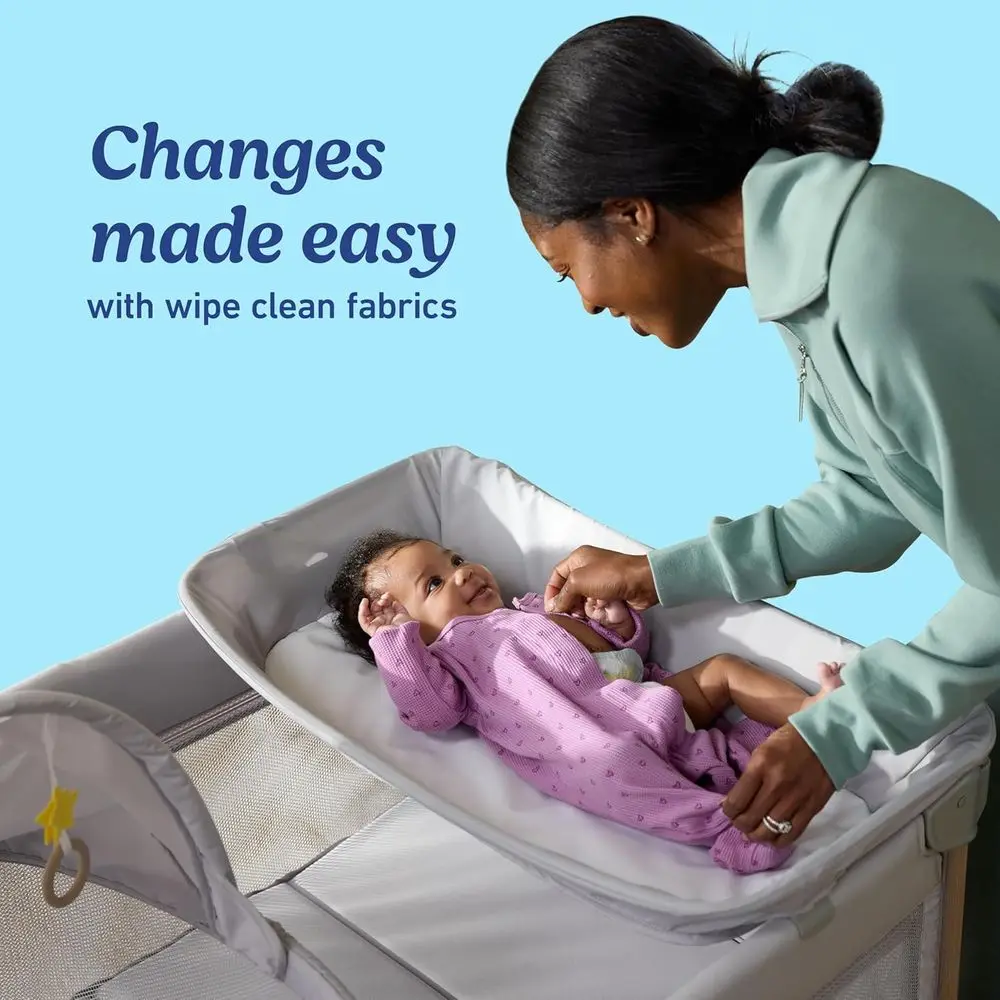 Parque infantil de lujo con moisés, suite de cuidado con temática de cielo