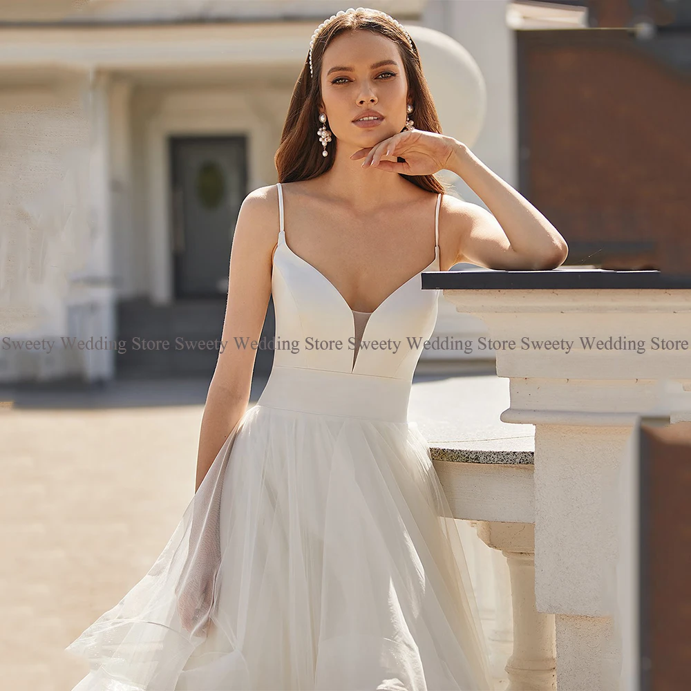 Sexy Spaghetti-trägern Brautkleid V-ausschnitt EINE Linie Braut Kleider Rüschen Tüll Sweep Zug Backless Hochzeit Kleid Robe De mariage