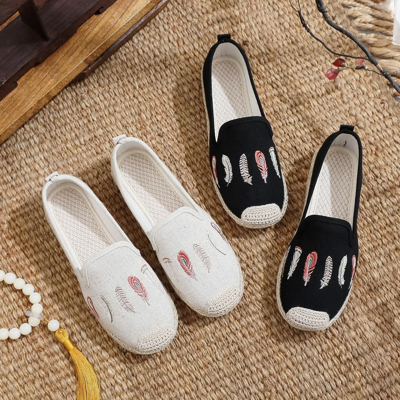 

2026 Summer Women's Beige & Black Feather Embroidery Espadrille Slip-On Flats Breathable Casual Linen Shoes Q-174