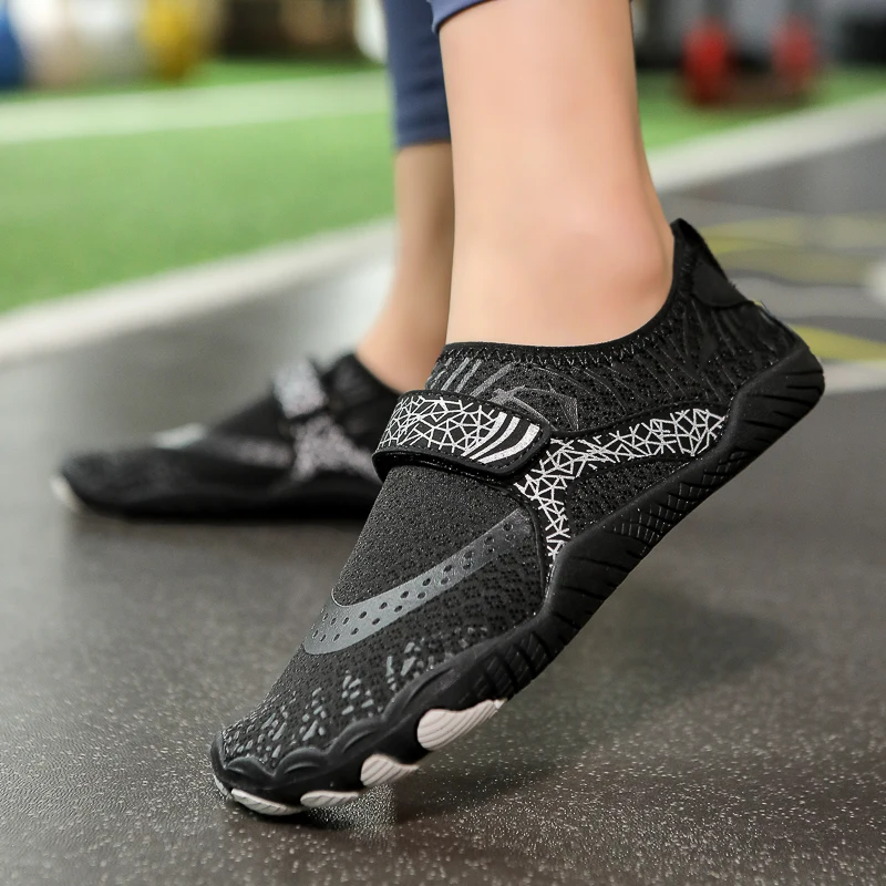 أحذية رياضية داخلية للنساء والرجال: صامتة، نعل ناعم، مضادة للانزلاق وممتصة للصدمات لليوجا والبيلاتس وحبل الطفر والقرفصاء #4