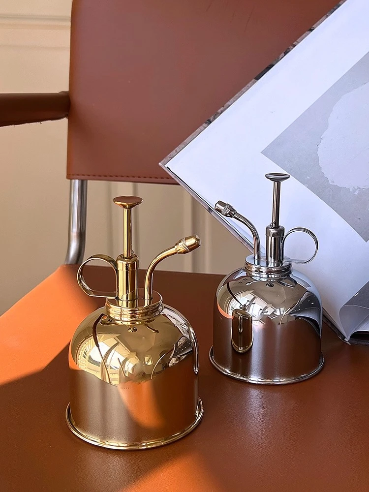 

Nostalgic Classic Spray Water Kettle 300ml Mini Water Kettle Light Luxury Gardening Home