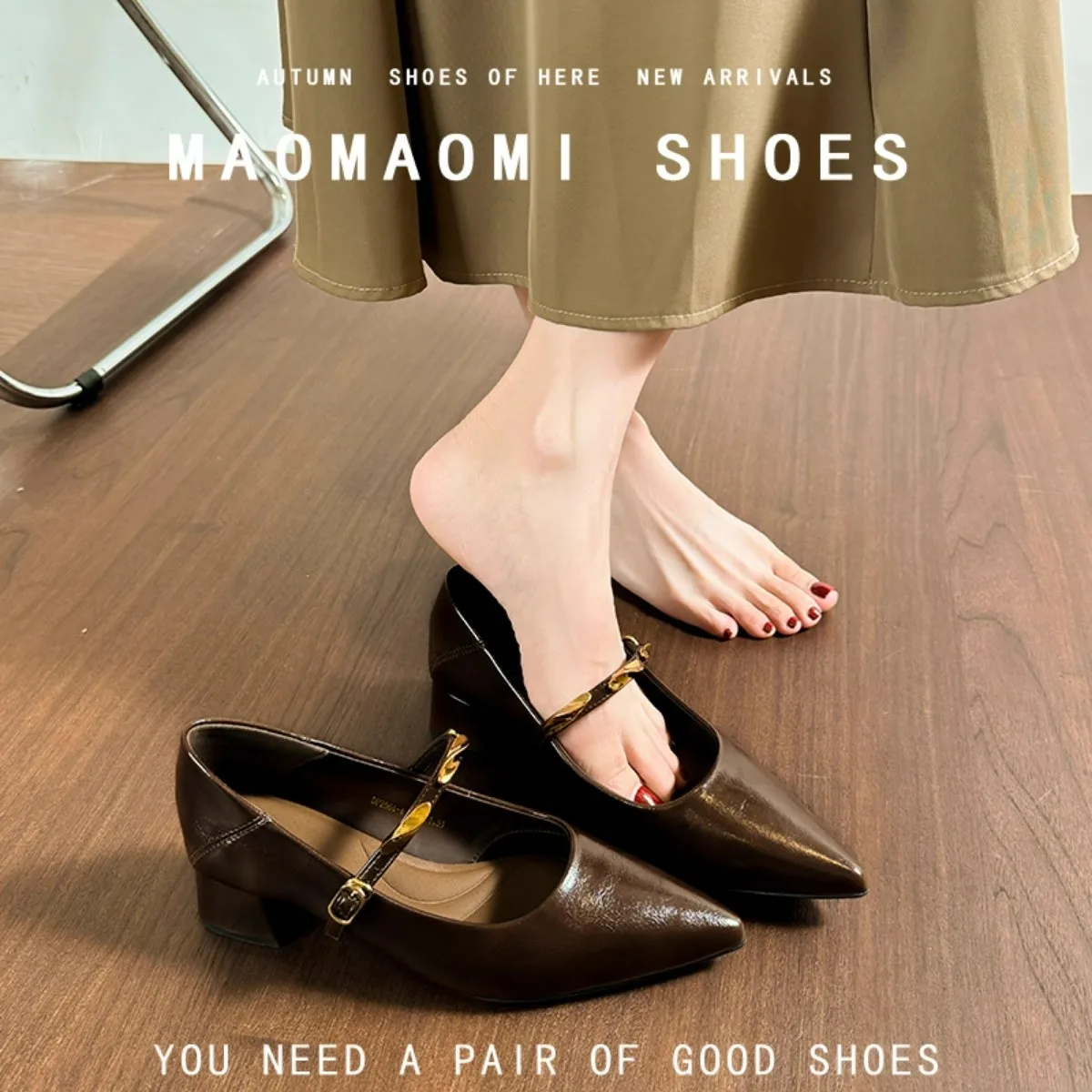 

Новые модные туфли 2026 года с острым носком, низким вырезом, металлической цепочкой, на одной кнопке, нескользящие, износостойкие, на квадратном каблуке