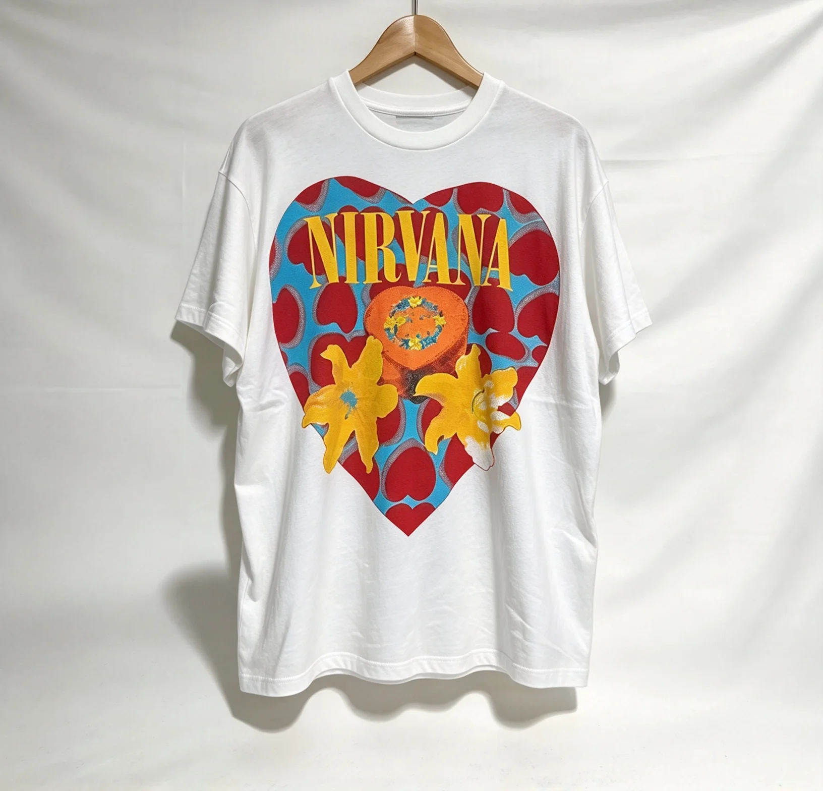 2026 new Retro T-shirt suitable for both men and women Made of it is breathable Short-sleeved loose-fitting and a casual style.