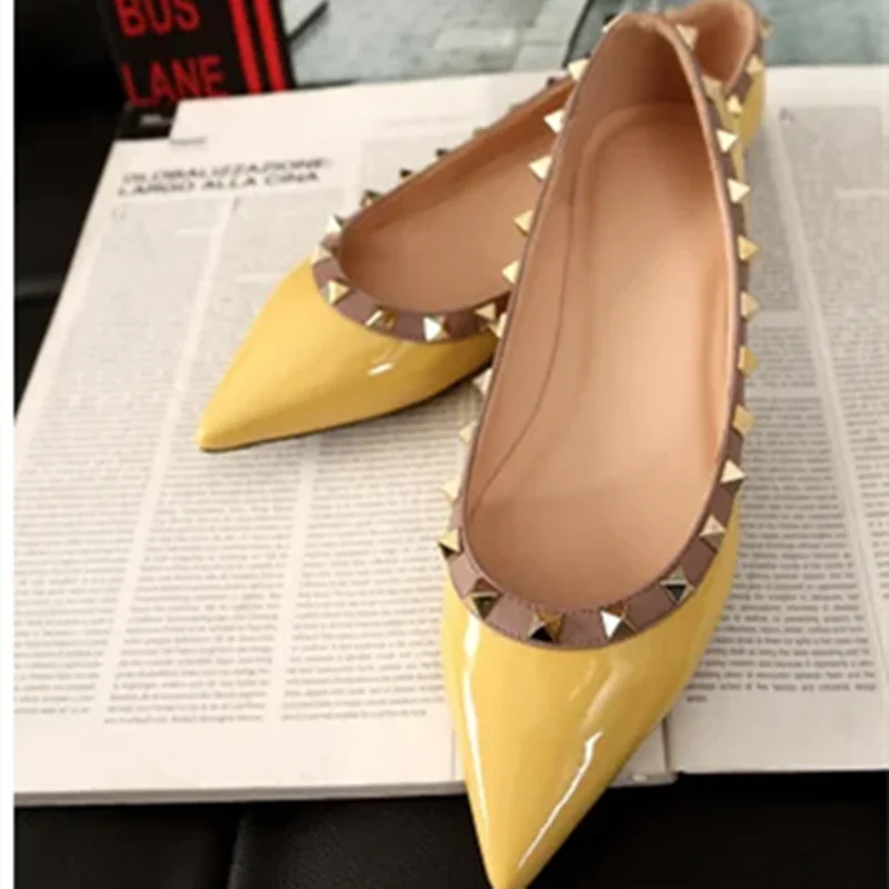 Lady Lock Studs British Style Flats Pointy Toe Shiny Mat Shoes Patchwork No Heels Slip-On Spony Sole 2024 New Arrivals Chaussure