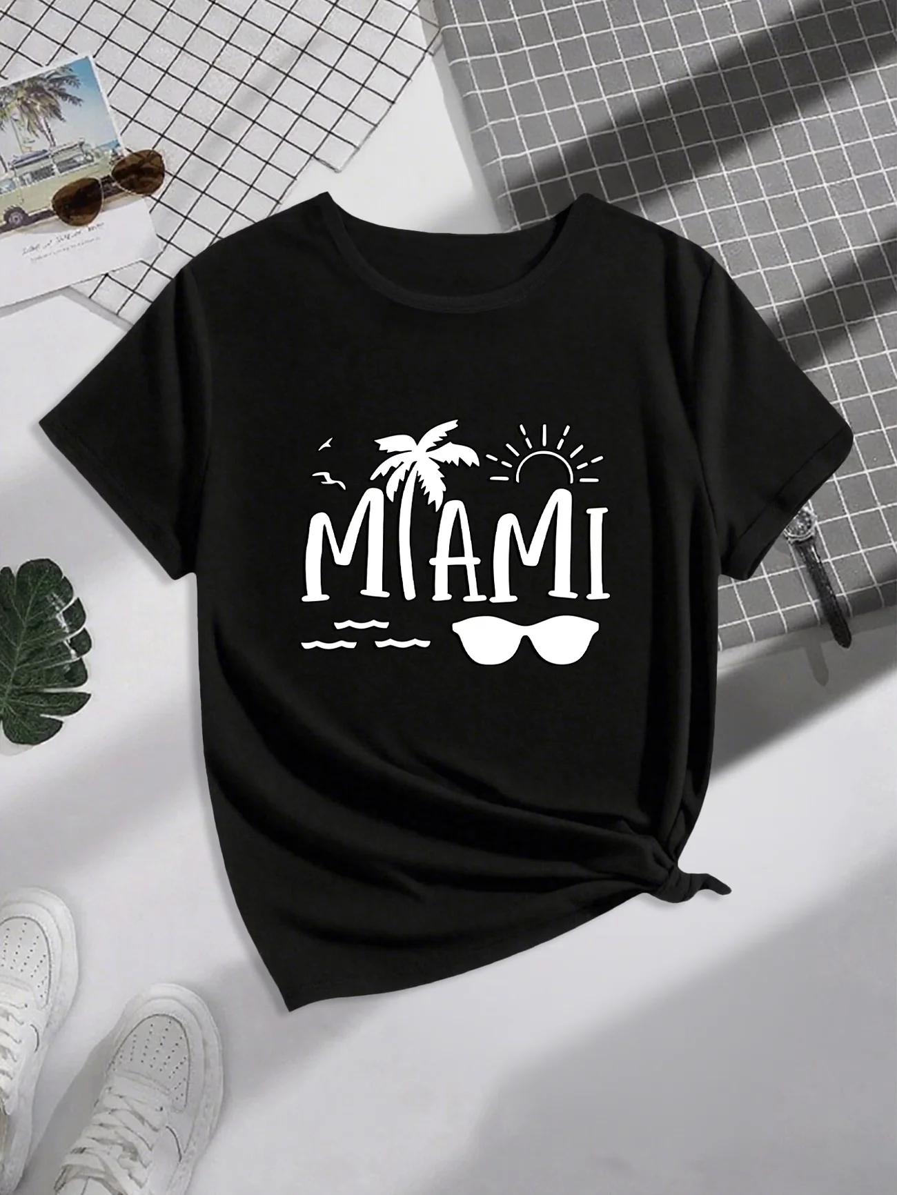 Funny Miami Letter Printed T-Shirt Women Tropical Palm Tree Graphic Short Sleeve Crew Neck Tee Summer Beach Top